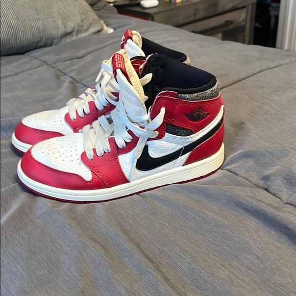 Nike Red and White Sneakers High-Top Classic - Picture 5 of 5